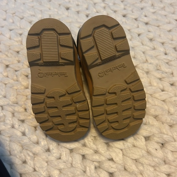 Timberlands - toddler size 7 - Picture 4 of 5